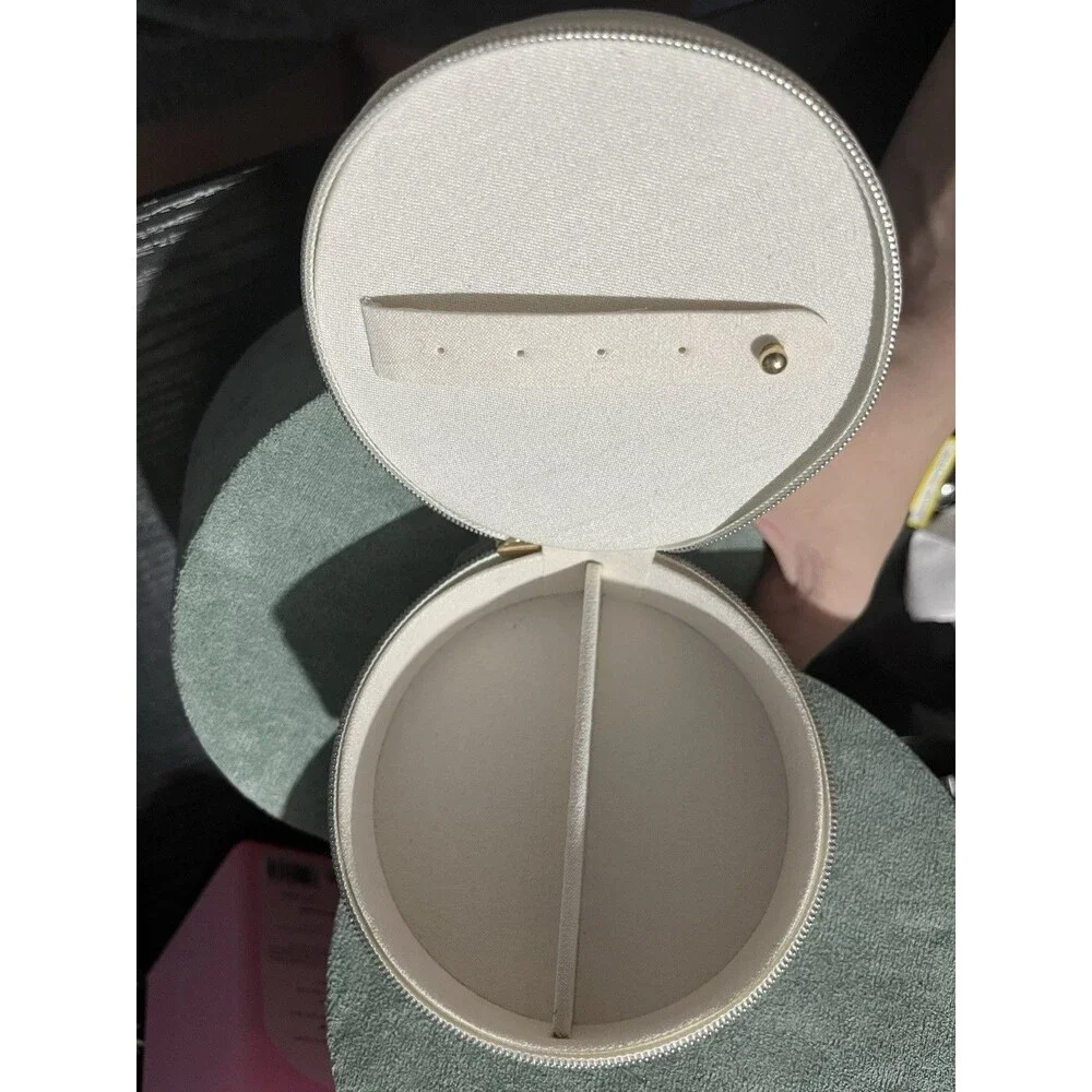 A New Day Round White Zip-Around Travel Jewelry Case, Heart, pearls